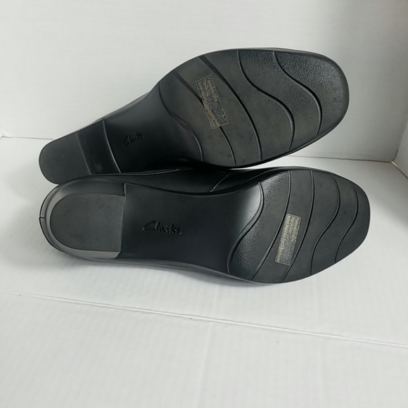 CLARKS BENDABLE BLACK HEELED DRESS SHOE WITH INNER ZIPPERS SIZE 11 - Picture 9 of 10